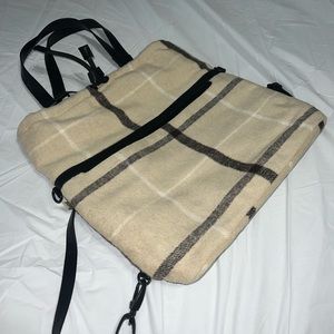 BÉIS messenger bag.